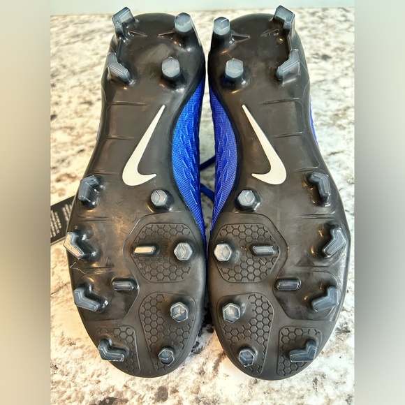 *SOLD* NWT - NIKE HyperVenom Soccer Cleats - Size 4.5Y ⚽️ - Picture 2 of 3